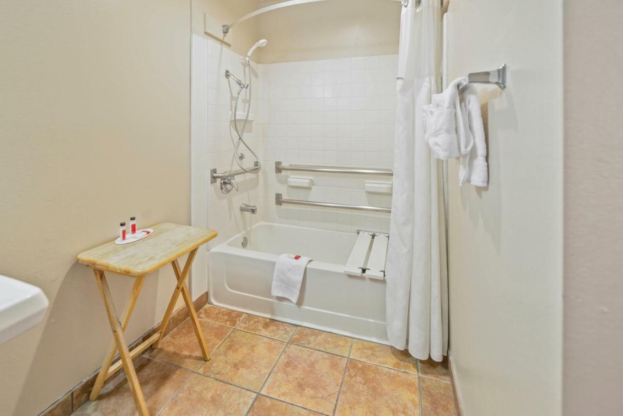 Days Inn By Wyndham Lebec Grapevine Zimmer foto